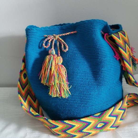 Mochilla Wayyu Handcrafted Woven Bucket Crossbody Bag Teal with Colorful Strap - Picture 2 of 13